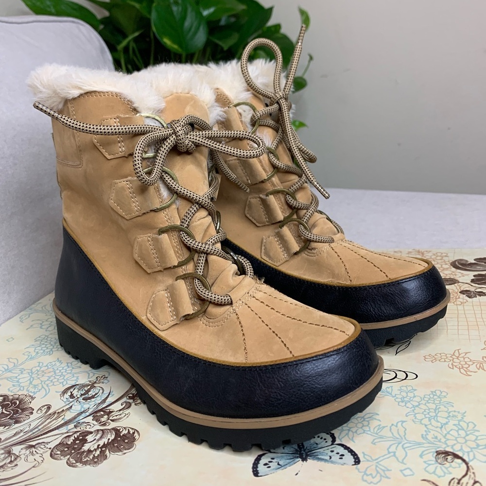 JBU Tan and Black Winter Rain Boots